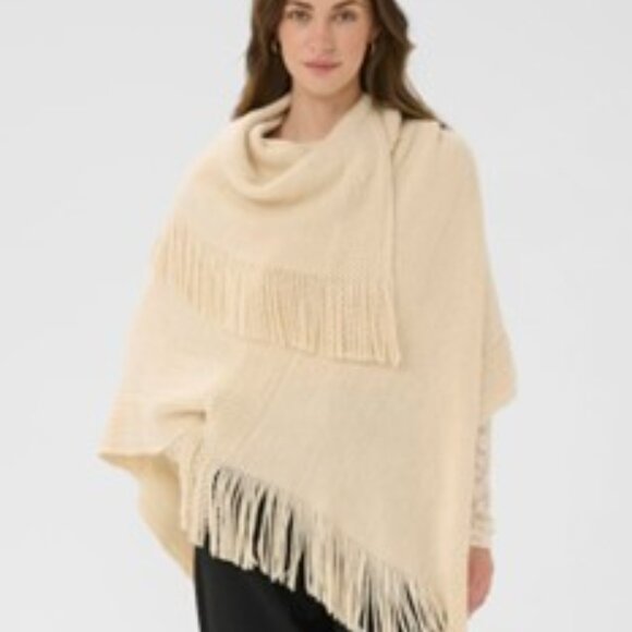 NWT Cream Knit Fringe Poncho one size - Picture 1 of 14